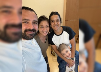 Santino, el niño misionero, regresa a la Argentina tras seis meses de tratamiento en Singapur