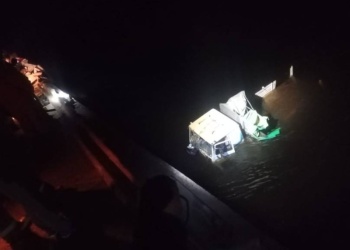 Camionero misionero sobrevivió a un impactante rescate tras caer con su vehículo al arroyo en la Ruta 14