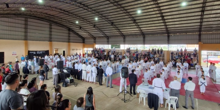 A PLENO. Así lució el Polideportivo de Itaembé Guazú en el acto inaugural.