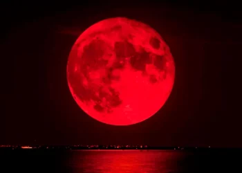 Luna de Sangre en Aries 2025: signos más afectados y favorecidos
