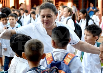 En Misiones, el 52% de los maestros de primaria solo tiene un cargo y el 77% es el único o principal sostén del hogar