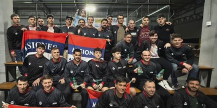 DEBUT. El team de caballeros, previo al debut. La cita continuará hoy.