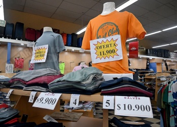 La ropa de nueva temporada llega a las vidrieras con rebajas de entre 10% y 30%