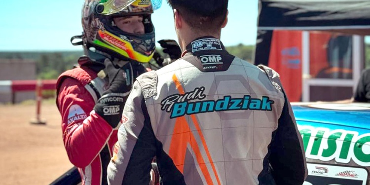 TESTERS. Longarzo Skanata y Bundziak probaron la pista eldoradense.