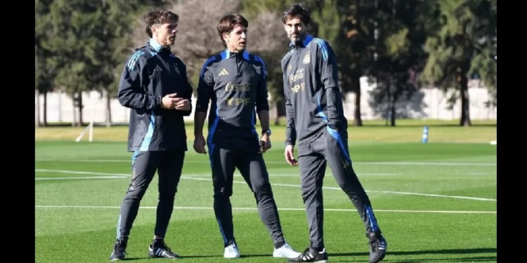 LA HORA DEL DEBUT. Diego Placente tiene listo el equipo para arrancar.