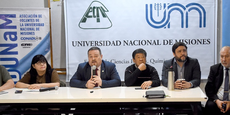 EN UNIDAD. Autoridades de la UNaM aseguran que “está en juego el ejercicio pleno del derecho a la educación superior”.