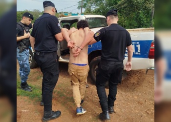 Apóstoles: ebrio agredió a su pareja y fue detenido tras esconderse en el techo