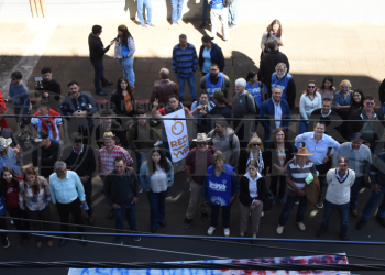 Posadas: protesta y asamblea de productores yerbateros frente al INYM
