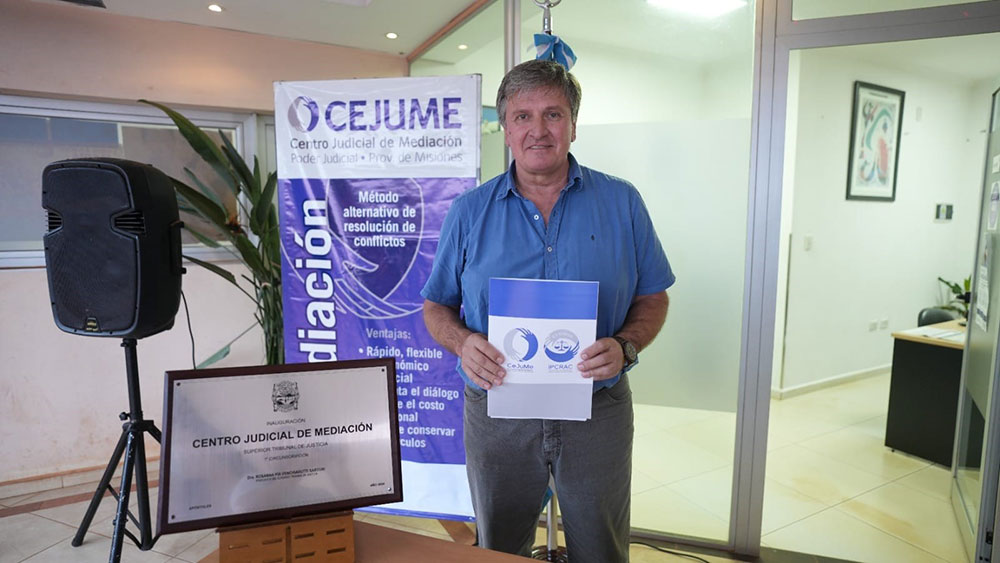 El intendente de Concepción de la Sierra, Hugo Humeniuk, se suma al oficialismo