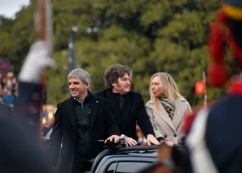 Para frenar el dólar, el Gobierno liquidó casi la mitad de las divisas que acumuló por la quita de retenciones