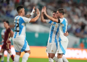 Sin Messi, la Selección argentina consiguió un discreto triunfo ante Venezuela