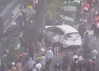 Un auto atropelló a varios peatones en pleno centro de Córdoba