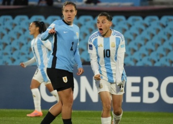 Con la misionera Yamila Rodríguez como titular, Argentina logró un agónico empate en su visita a Uruguay