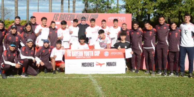 A JUGAR. Los diez misioneros que representarán a la Argentina en Alemania.