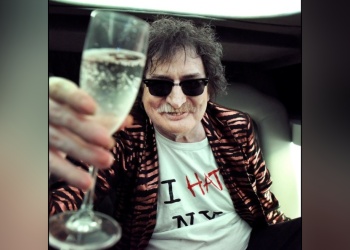 “Navidad con Charly”: Posadas celebra al genio del rock nacional