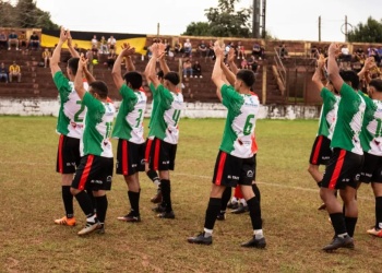 Colonial dio el golpe en el debut en el Regional Amateur