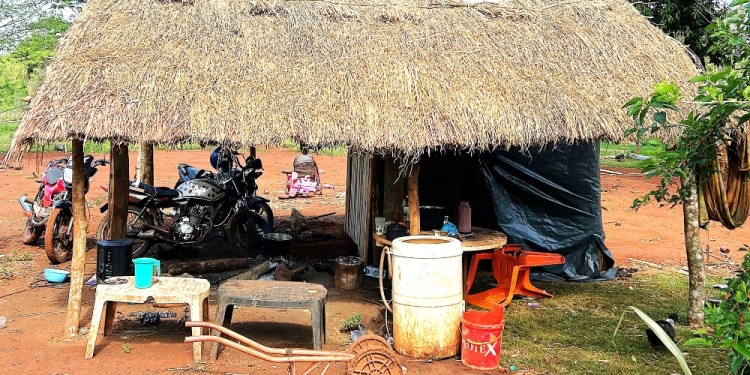 PERICIAS. En la vivienda de la víctima habrían estado reunidos los tres.