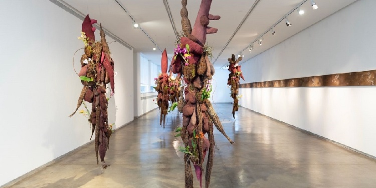 UN PUÑADO DE TIERRA. El artista apostoleño Andrés Paredes exhibe su muestra que describe ese vínculo con la tierra, la cultura y la memoria. La misma permanecerá abierta hasta el 30 de noviembre en el museo Eduardo Sívori.