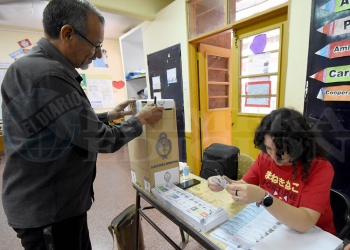 Veda estricta: multas de hasta $100.000 e inhabilitaciones por difundir “bocas de urna” antes de las 21