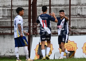 Guaraní letal: le metió seis a Mitre