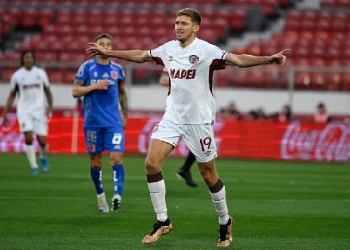 En un final con polémica, Lanús igualó 2-2 con Universidad de Chile por la ida de las semifinales de la Sudamericana