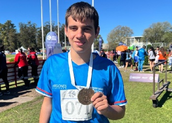 El abanderado de Misiones, Gabriel Nering, se alzó con la medalla de oro en salto en largo adaptado