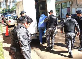 “Cuido y arreglo porque todo esto va a ser mío”, le dijo Orlando De Menes a una vecina