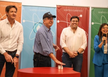 Passalacqua supervisó el Nodo de Seguridad de San Isidro y encabezó el sorteo de 130 viviendas en Oberá