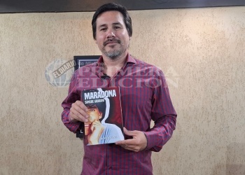 “Maradona: Sangre Guaraní” un libro con historia que sale de gira de la mano de Sergio Alvez
