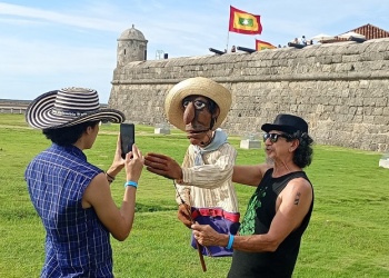 Los títeres de Kossa Nostra siguen con su extensa gira por Colombia