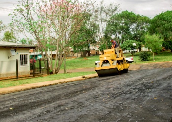 Alem concretó la pavimentación de 300 metros de asfalto sobre la calle Lima