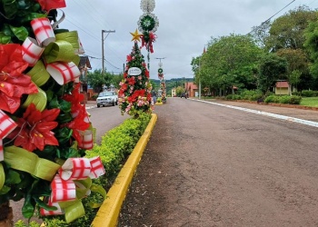 En las calles de Capioví se respira un clima navideño