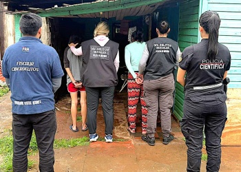 Madre e hija detenidas en Posadas: investigan si vendían material de abuso infantil por redes