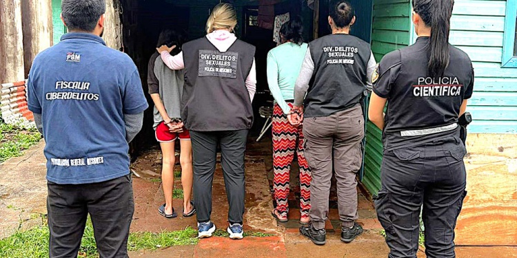 SIN INCIDENTES. La labor de los investigadores de la SAIC y la Policía se desplegó pasadas las 15 de ayer sobre calle Bosetti.