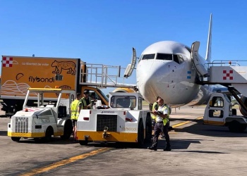 Ezeiza: pasajero gritó “bomba” en un avión de Flybondi y tuvieron que desembarcar a todos