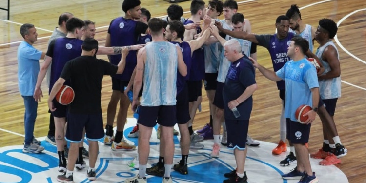 A JUGAR. OTC buscará esta noche ante Atenas su primera victoria fuera de casa.