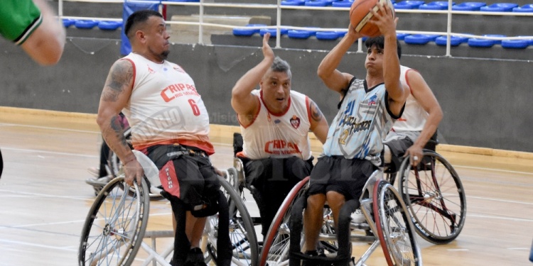 CERCA DEL OBJETIVO. Luz y Fuerza ganó y quedó más cerca del ascenso.