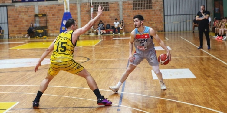 CARA A CARA. El Azurro y el Felino se enfrentarán hoy a partir de las 21.30.