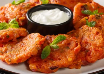 Para aprovechar los tomates maduros: la receta de buñuelos caseros que no falla