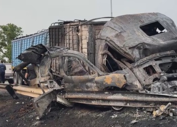Tragedia en la ruta 9: un camión aplastó un auto y murieron cinco personas en Campana