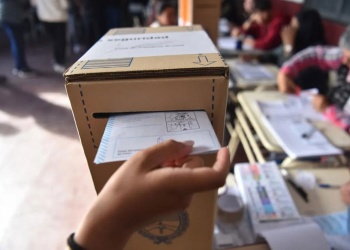 El peronismo riojano ganó por apenas 782 votos y se repartió las bancas con La Libertad Avanza