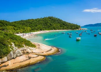 Cuánto cuesta viajar en octubre 2025 desde Misiones a las playas de Brasil en colectivo