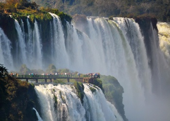 Nueva conexión aérea con Europa potenciaría el turismo en las Cataratas del Iguazú