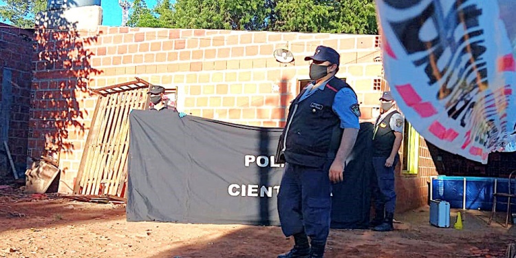 AÑO NUEVO VIOLENTO. Asoma el sol en la vivienda de la calle 42, manzana 4, de la chacra 159, donde se registró el drástico final.
