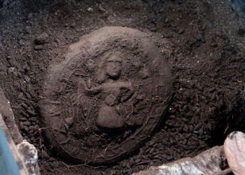 Asombro mundial: encuentran panes de comunión de hace más de 1.300 años