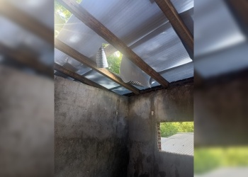 Murió un trabajador tras caer del techo en una obra