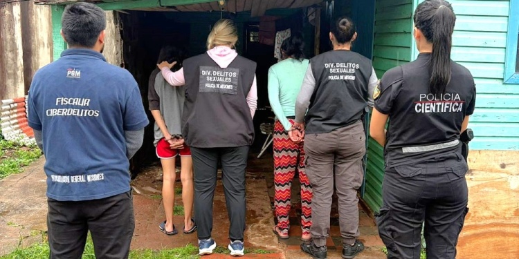 DETENIDAS. Durante la siesta del viernes 17 de octubre se realizó el allanamiento.
