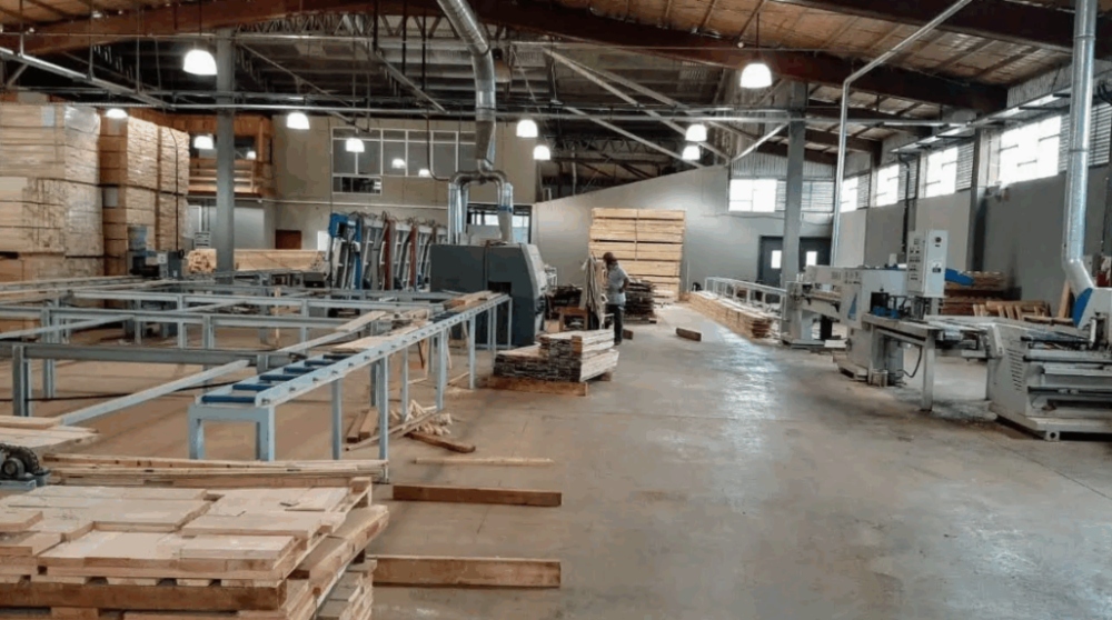 Crisis en Industrias Montecarlo: operarios fueron intimados a volver y la empresa niega deuda salarial