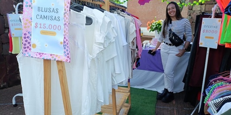 DANIELA BERMUDEZ su emprendimiento es @ rosa.pinkshop