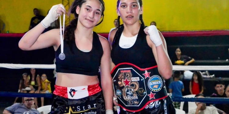 CON EL CINTURÓN. Se realizaron 16 combates, con varios cinturones en juego.